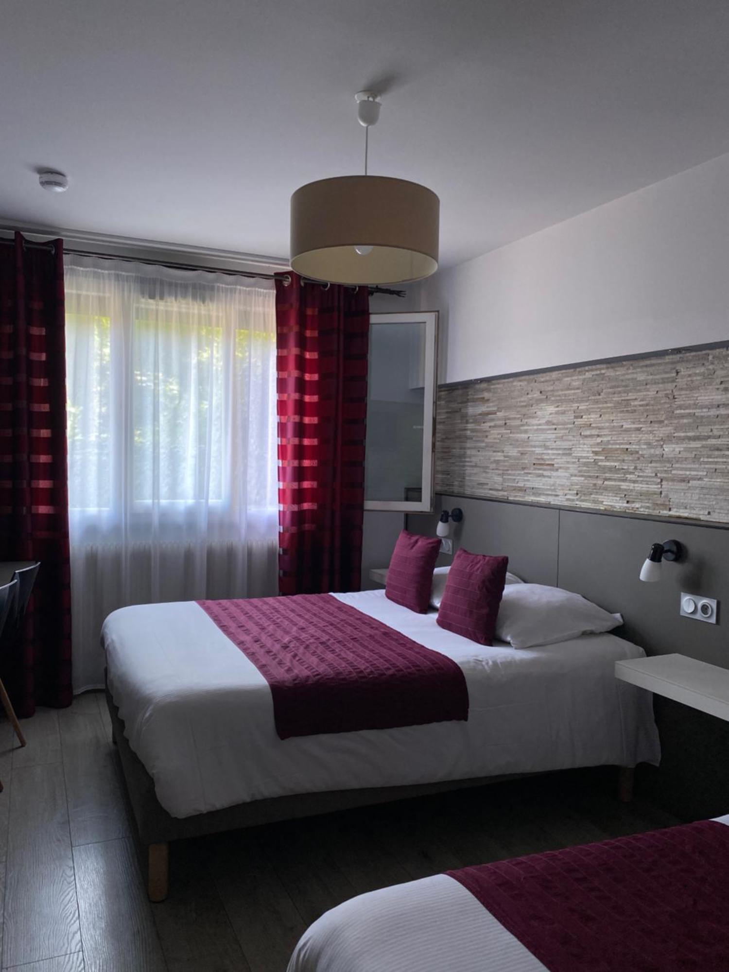 Auberge Des Moulins Pont-Les-Moulins ภายนอก รูปภาพ